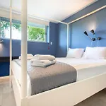 Andromeda Beachfront Experience Vilă *