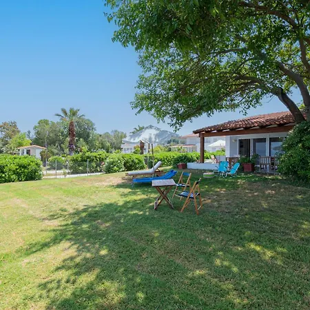 Andromeda Beachfront Experience 佩科霍里