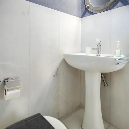 Andromeda Beachfront Experience *