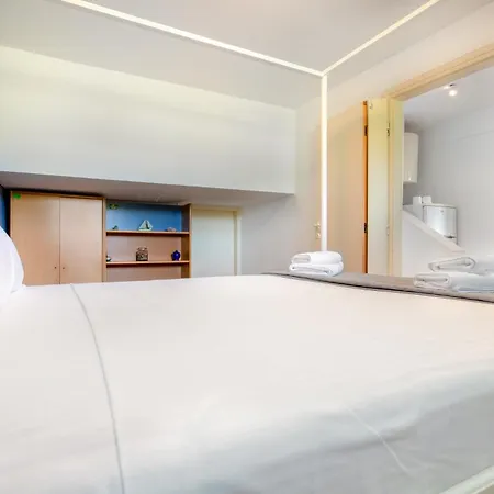 Andromeda Beachfront Experience *