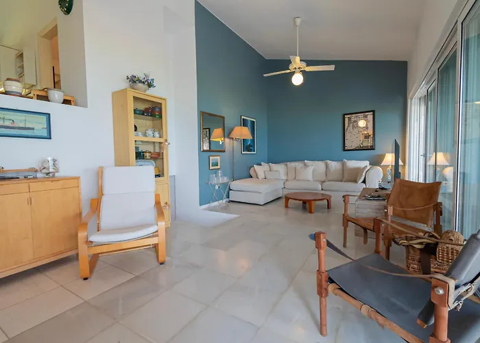Villa Andromeda Beachfront Experience *